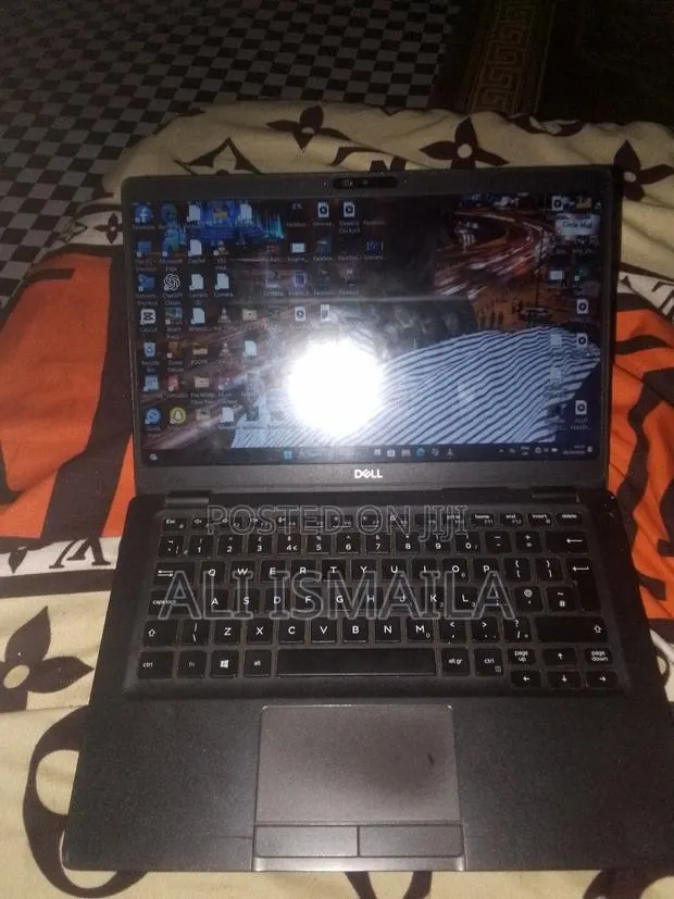 Laptop Dell Latitude 5300 8GB Intel Core i5 SSD 256GB · Photo 1
