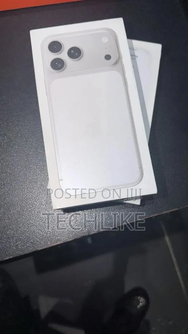 New Apple iPhone 17 Pro Max 512 GB Silver · Photo 1