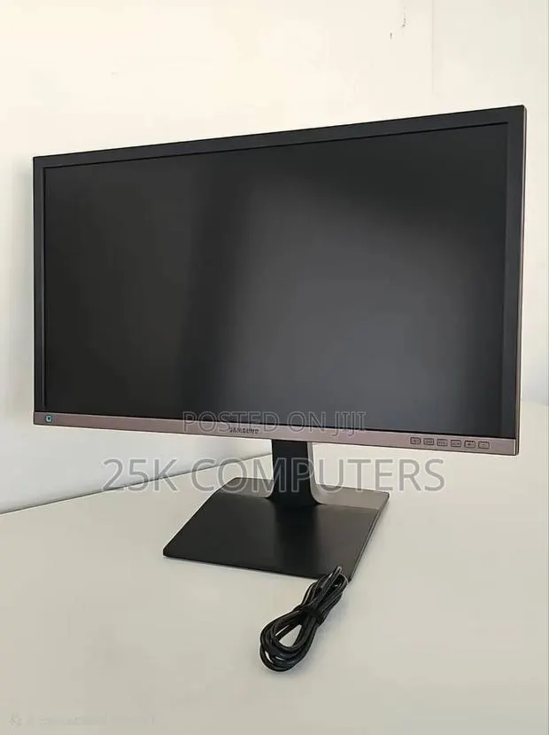 28inch 4k Uhd Samsung Monitor · Photo 1