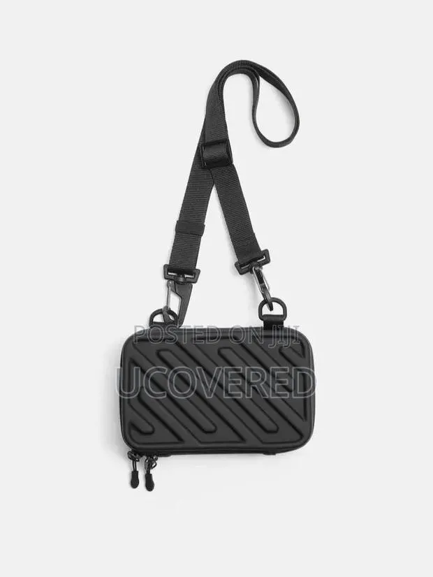 Zara Crossbody Leather Bags · Photo 1