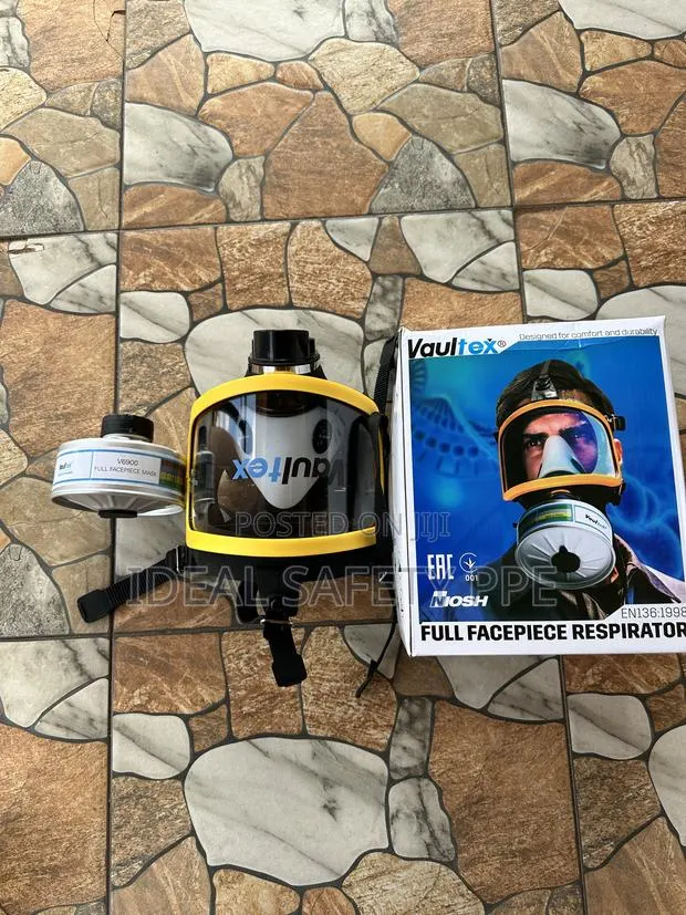 Full Face Respirator Mask Or Gas Mask · Photo 1