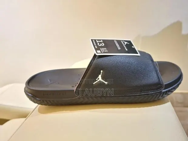 Jordan Play Slides · Photo 1