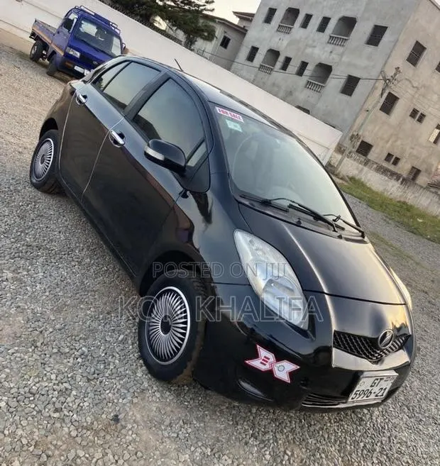 Toyota Vitz 2009 Black · Photo 1