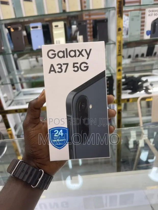 New Samsung Galaxy A37 128 GB Black · Photo 1