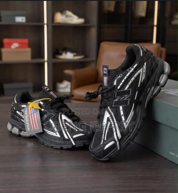 Original New Balance 1906A Black/Silver · Photo 1
