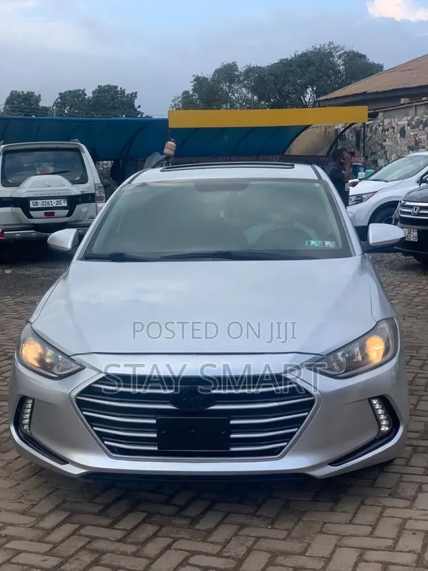 Hyundai Elantra 2018 Gray · Photo 1