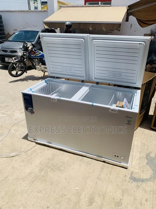 Durable Materials Two Door Chest Freezer Midea 508l · Photo 1