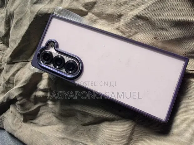 Samsung Galaxy Z Fold6 256 GB Gold · Photo 1
