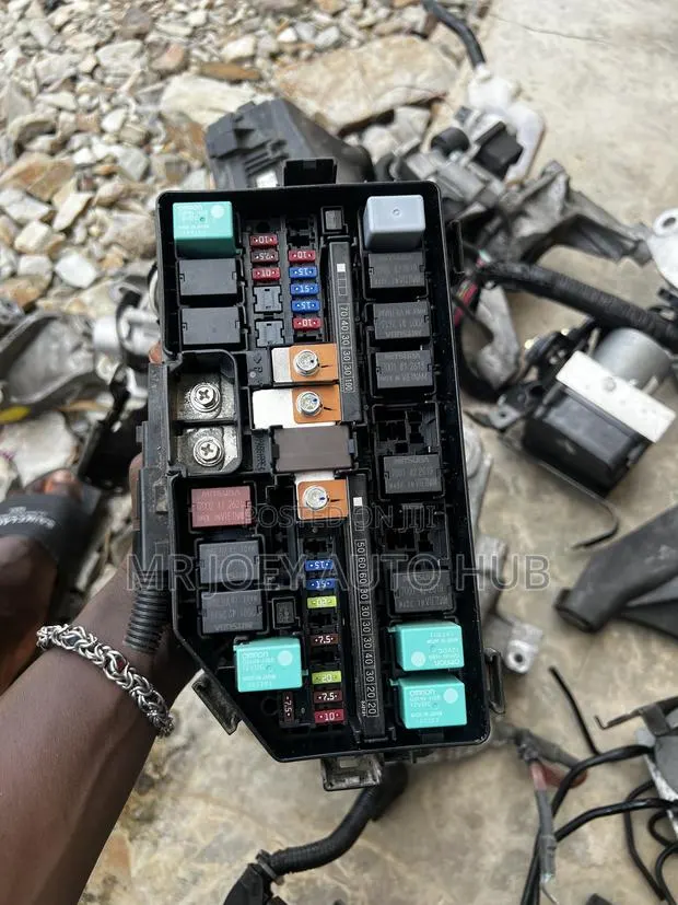Honda Civic 2012 2013 2014 2015 Engine Fusebox · Photo 1