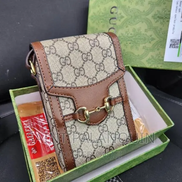 Shoulder Bag · Photo 1