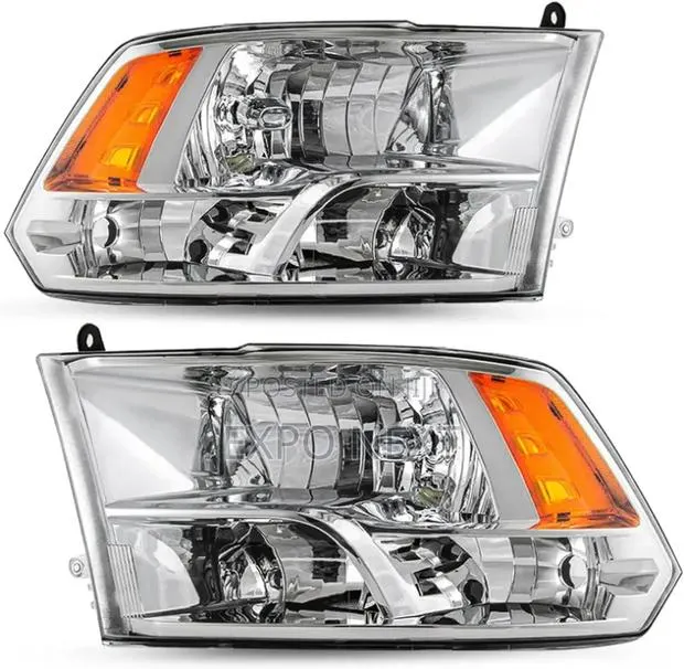 Dodge Ram 1500 2009-2018 Halogen Headlight · Photo 1