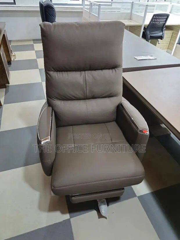 Executive Swivel Chair · Photo 1