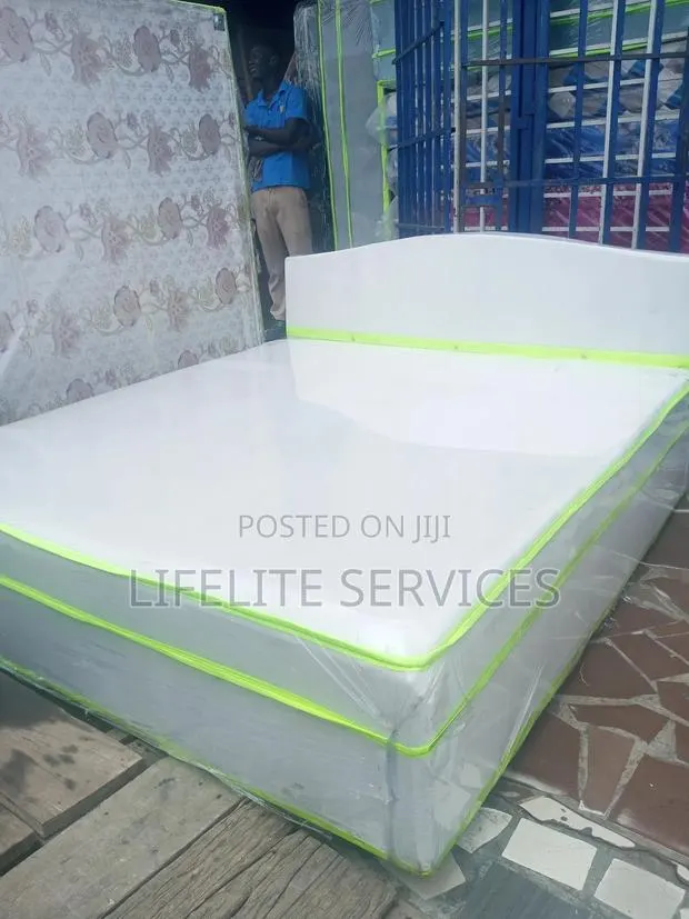 Queen Size Bed - Foam Inbuilt · Photo 1
