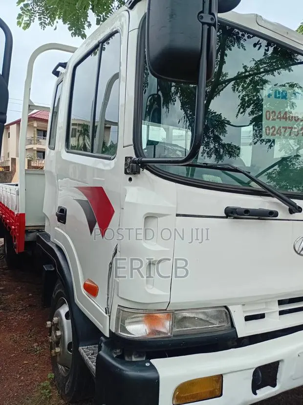 Hyundai Gold Truck · Photo 1