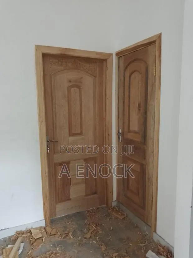 Professional in Door Fixing · Photo 1