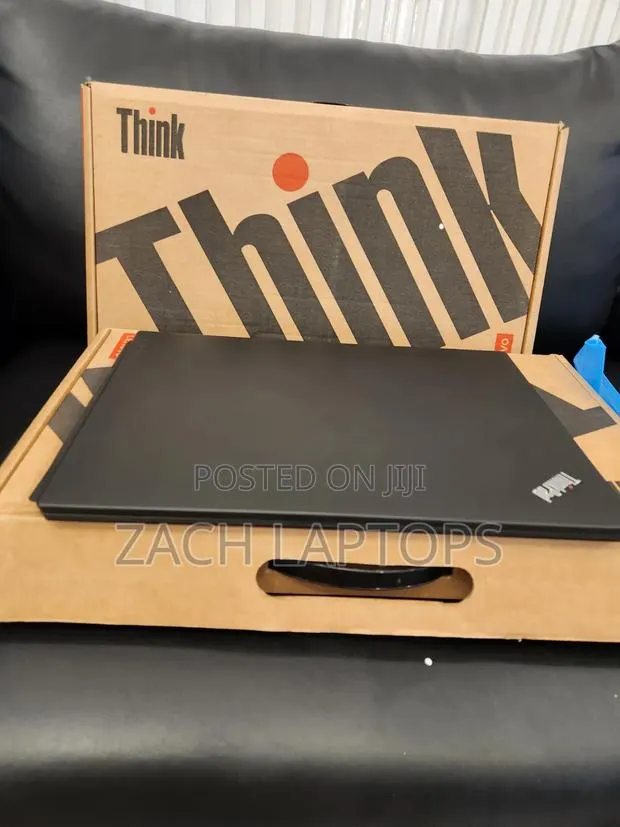 New Laptop Lenovo 8GB Intel Core i7 SSD 256GB · Photo 1