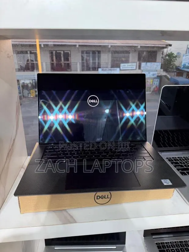 Laptop Dell Precision 5560 16GB Intel Core i7 SSD 256GB · Photo 1