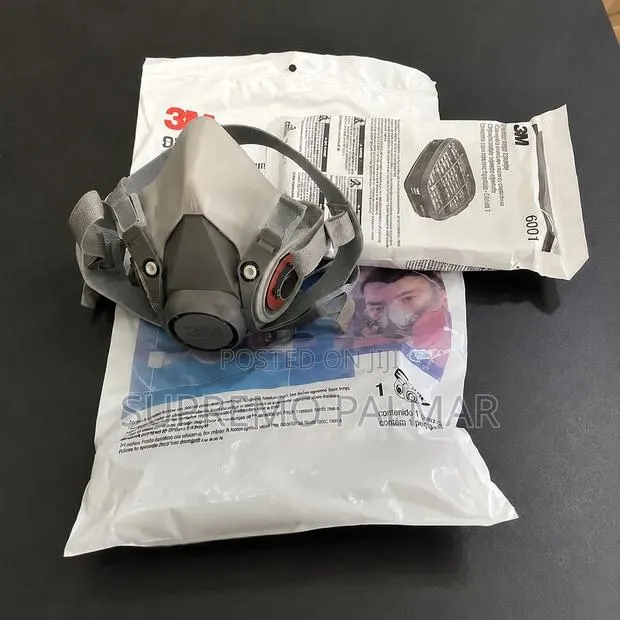 3M 6200 Half Facepiece Reusable Respirator · Photo 1