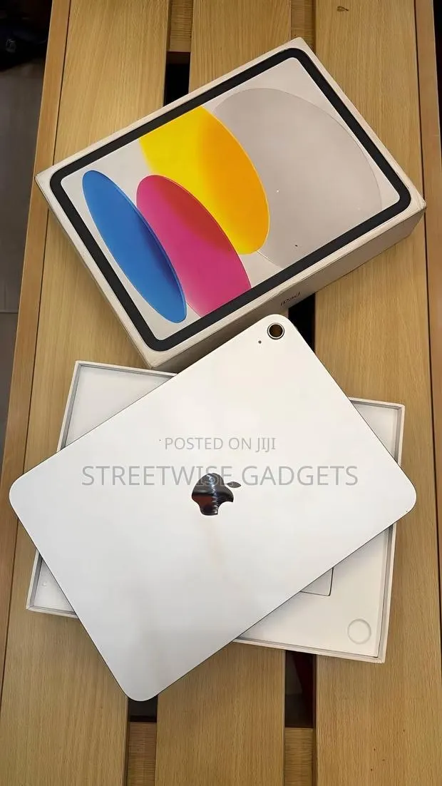 Apple iPad (2025) 128 GB Silver · Photo 1