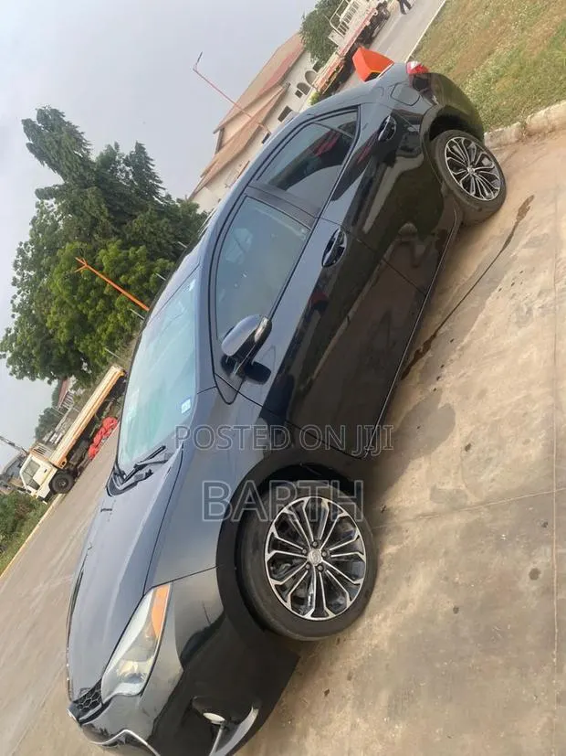Toyota Corolla S 4dr Sedan (1.8L 4cyl CVT) 2016 Black · Photo 1