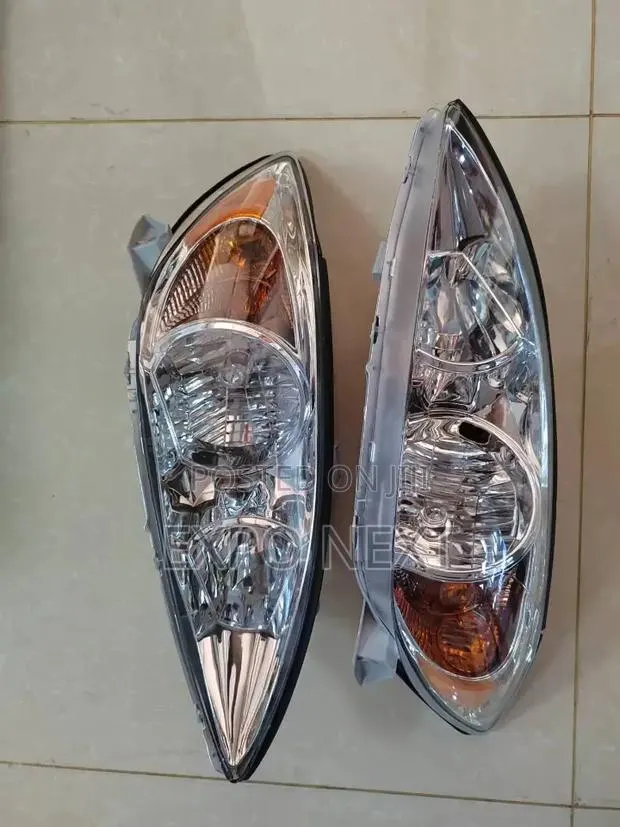 Toyota Camry 2002-2006 Halogen Headlight · Photo 1