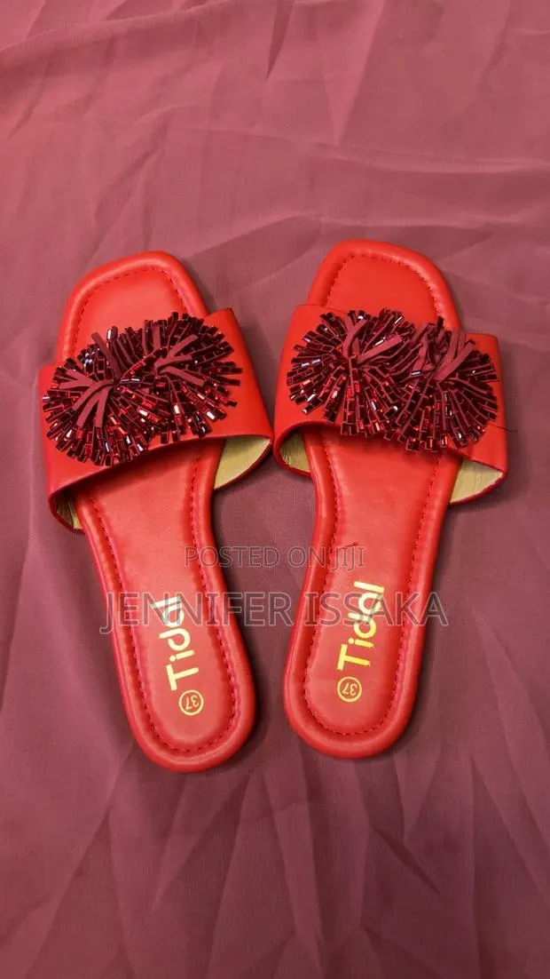 Ladies Slippers · Photo 1