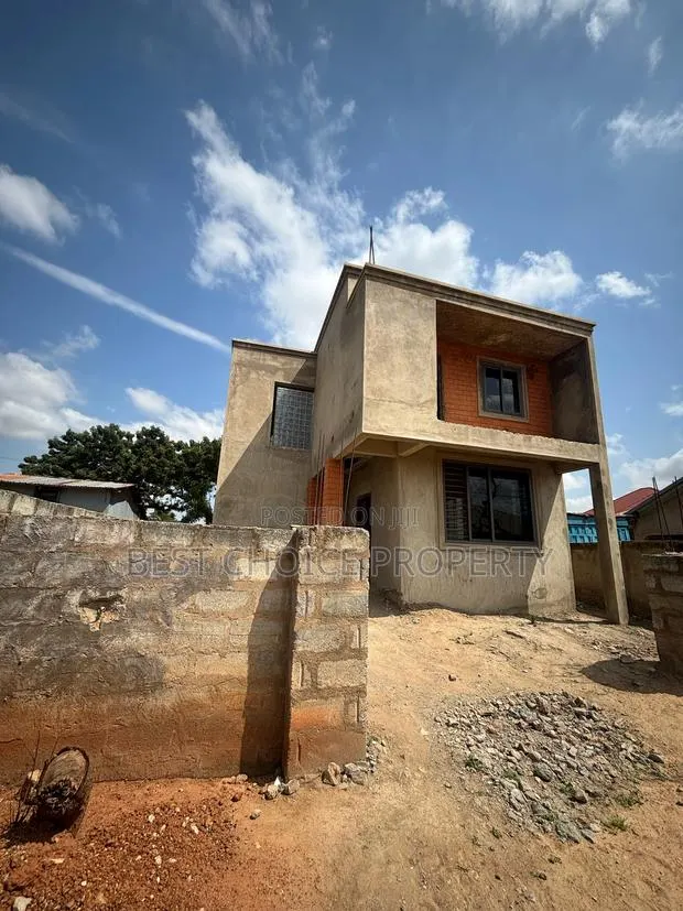 3 Bedroom Duplex House for Sale · Photo 1