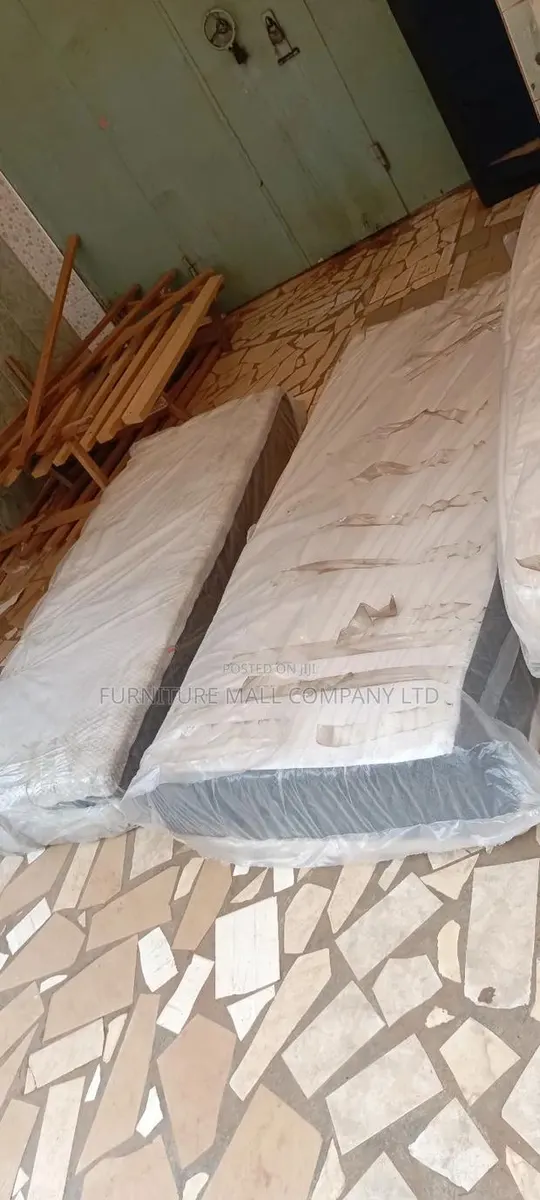 Comfortable Single Used Mattress 33x75😍😍😍, Free Delivery · Photo 1