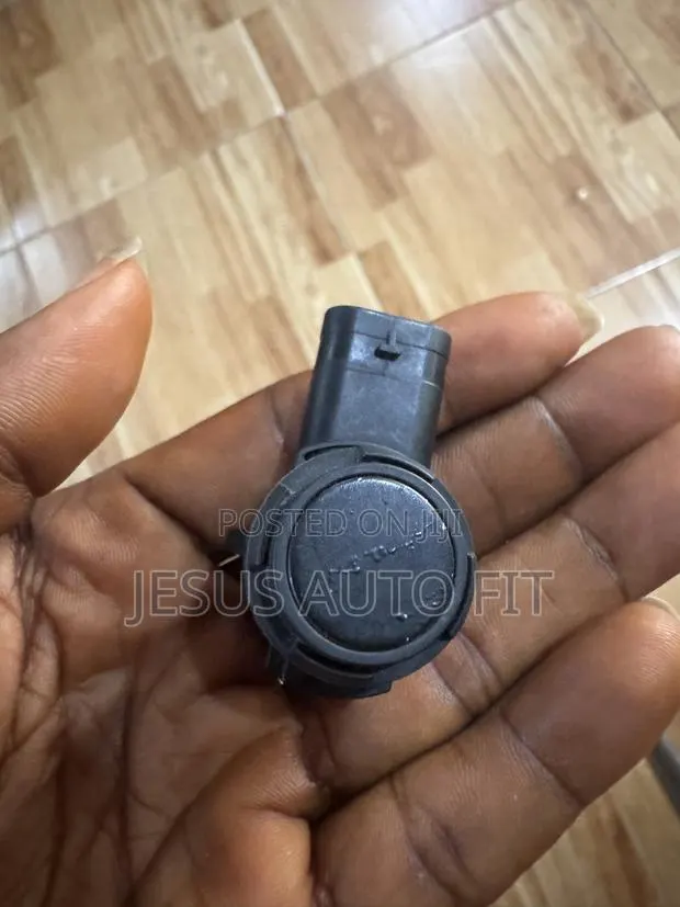 Jaguar Sport Velar Land Rover Parking Sensor FK72-15K859-CA · Photo 1
