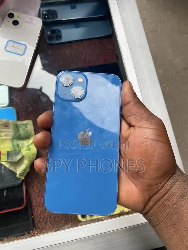 Apple iPhone 13 128 GB Blue · Photo 1
