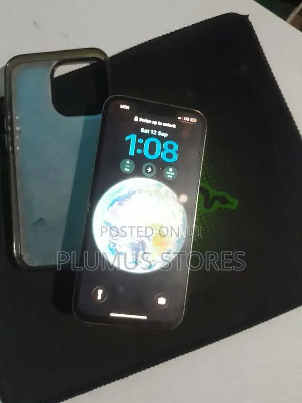 Apple iPhone 13 Pro 128 GB White · Photo 1