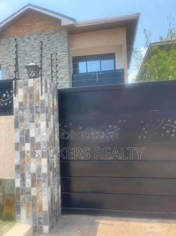4bdrm House in Seekers Realty, Baatsona Total for rent · Photo 1