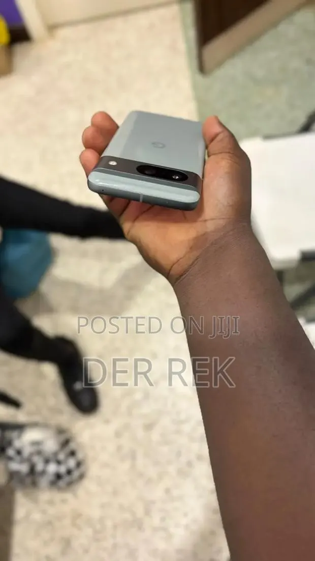 Google Pixel 8 128 GB Green · Photo 1
