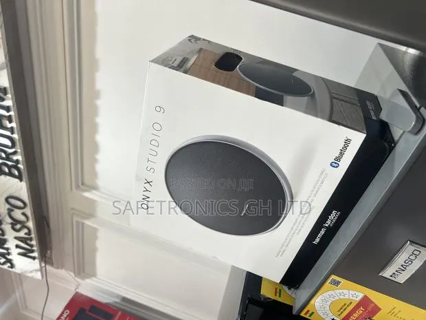 Newly Bulky Onyx 9 Studio Harman Kardon Speaker · Photo 1