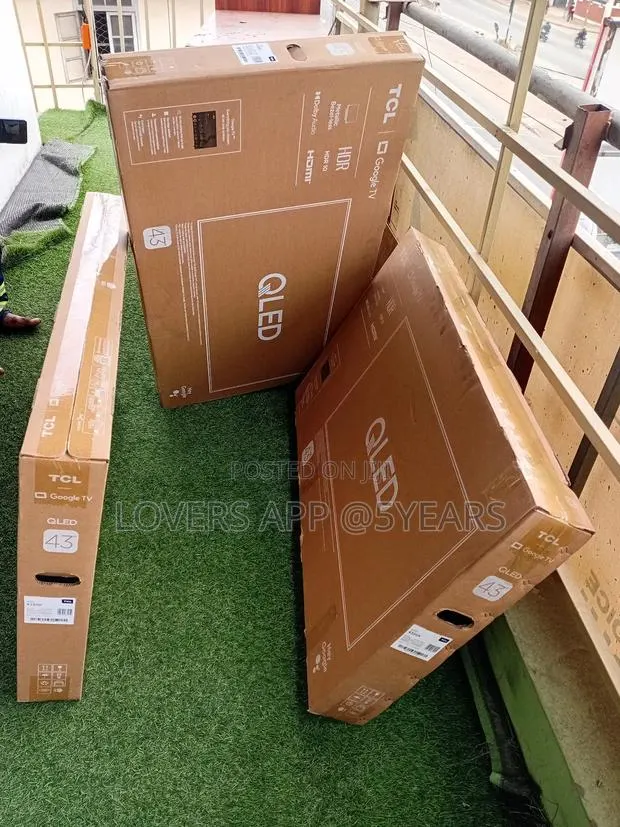 Gigantic TCL 50inches · Photo 1