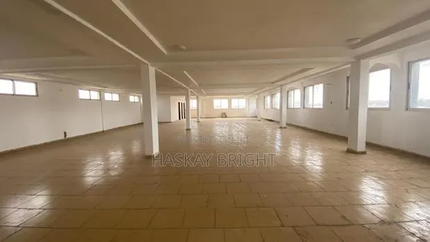 450 SQM Commercial Office Space for Rent at Achimota · Photo 1
