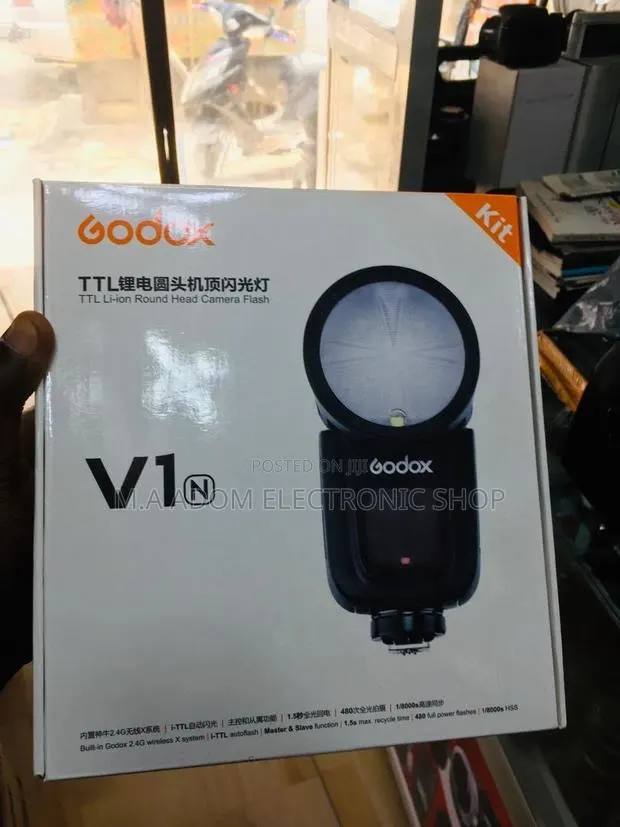 Godox V1n: Round Head Flash Perfection for Nikon · Photo 1