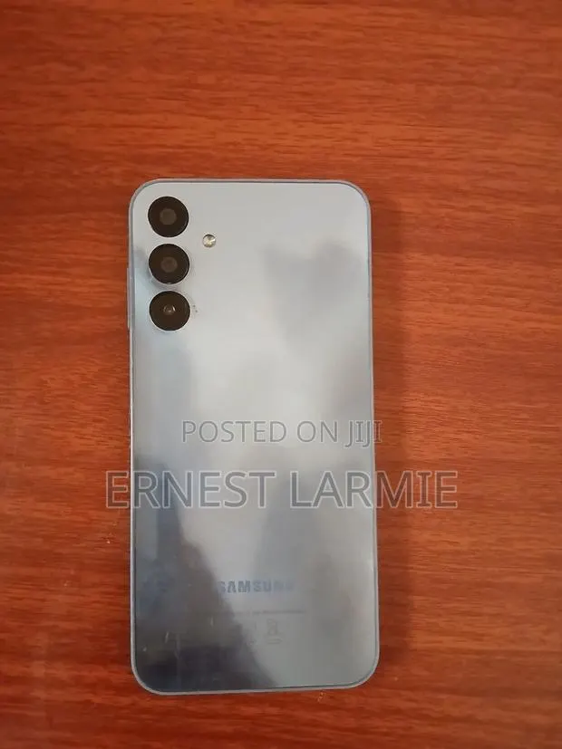 Samsung Galaxy A15 128 GB Silver · Photo 1