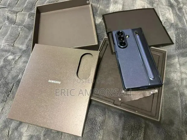 Samsung Galaxy Fold 512 GB Blue · Photo 1