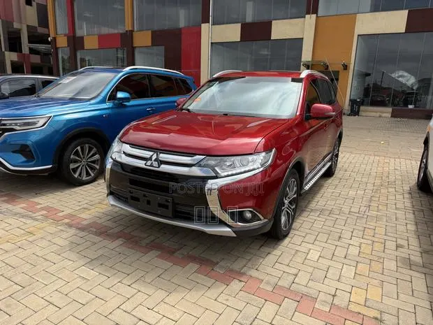 Mitsubishi Outlander 2.0 PHEV AWD 2017 Red · Photo 1