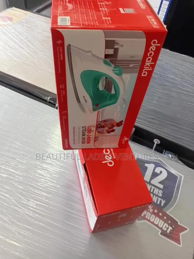 Compact Steam Iron With Continuous Steam Function · Photo 1