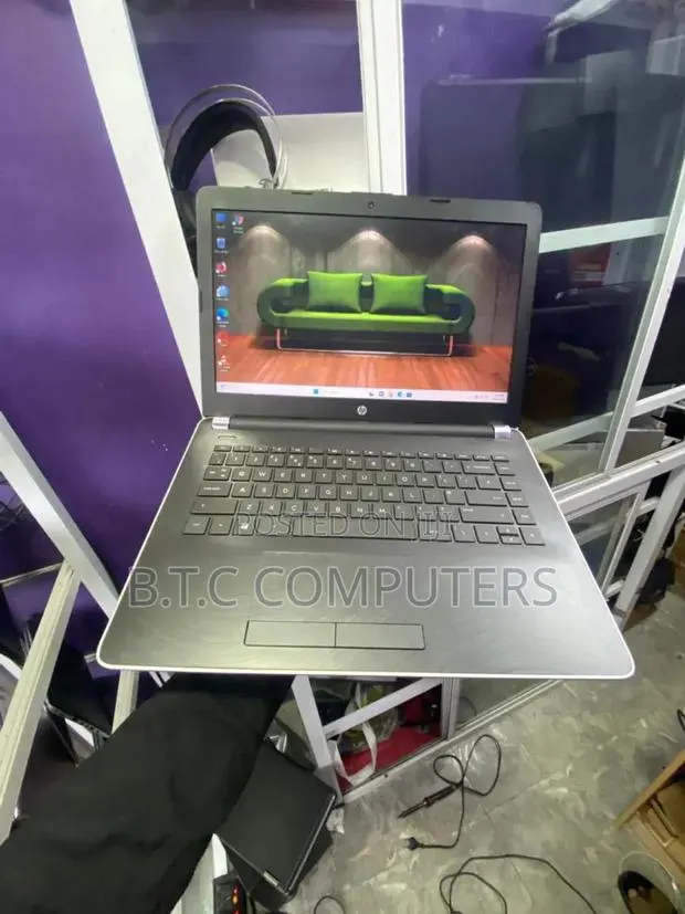 Laptop HP Pavilion 15 4GB Intel Pentium HDD+SSD 500GB · Photo 1