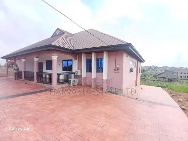 3bdrm House in Apemso Knust Campus, Kumasi Metropolitan for rent · Photo 1