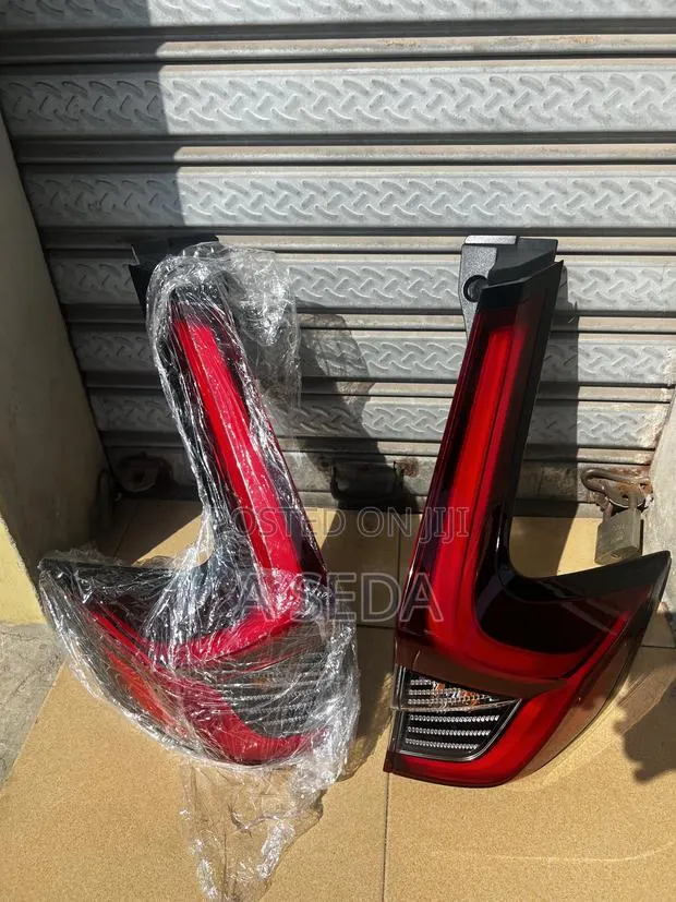 Honda CRV 2023 2024 2025 2026 Taillight Pair · Photo 1
