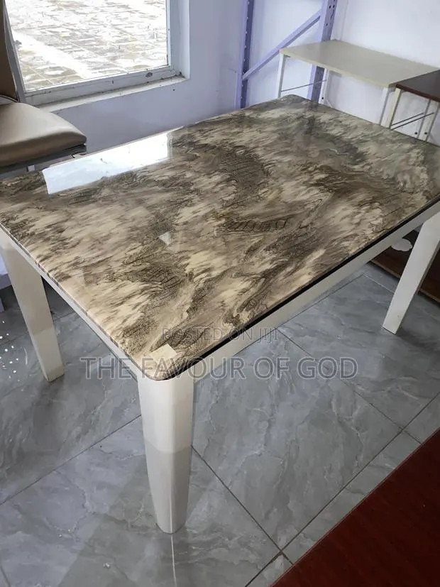 A Flawless Marble Dining Table · Photo 1