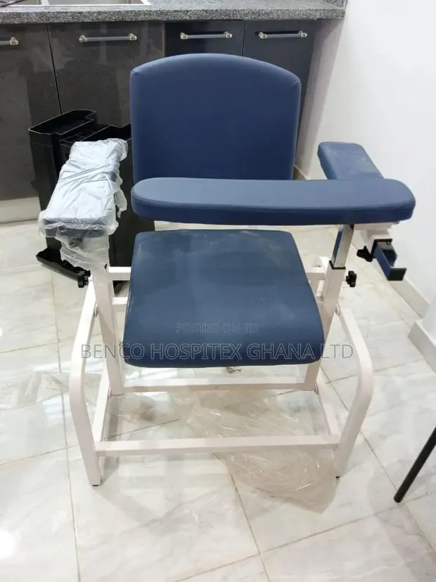 Blood Drawing / Phlebotomy Chair · Photo 1