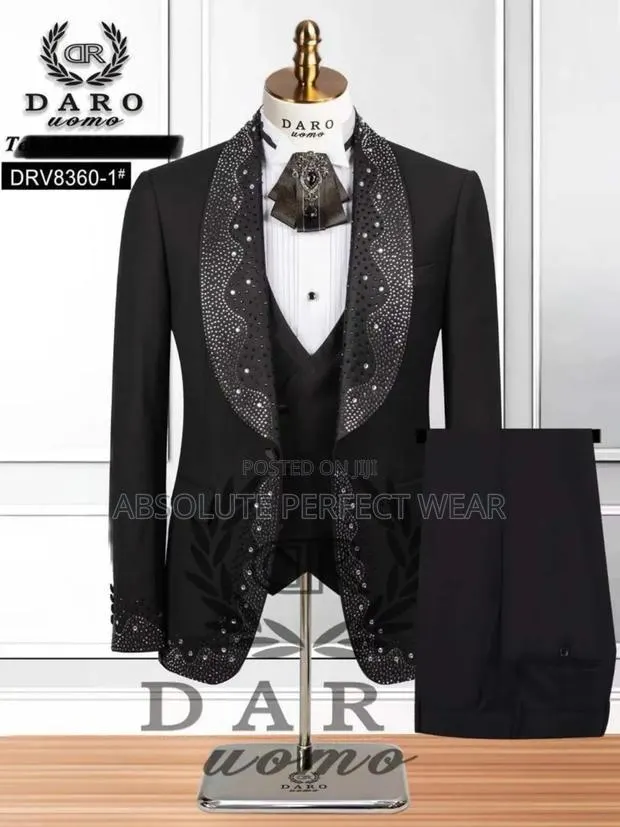 Luxe Daro Suit Available in Sizes · Photo 1