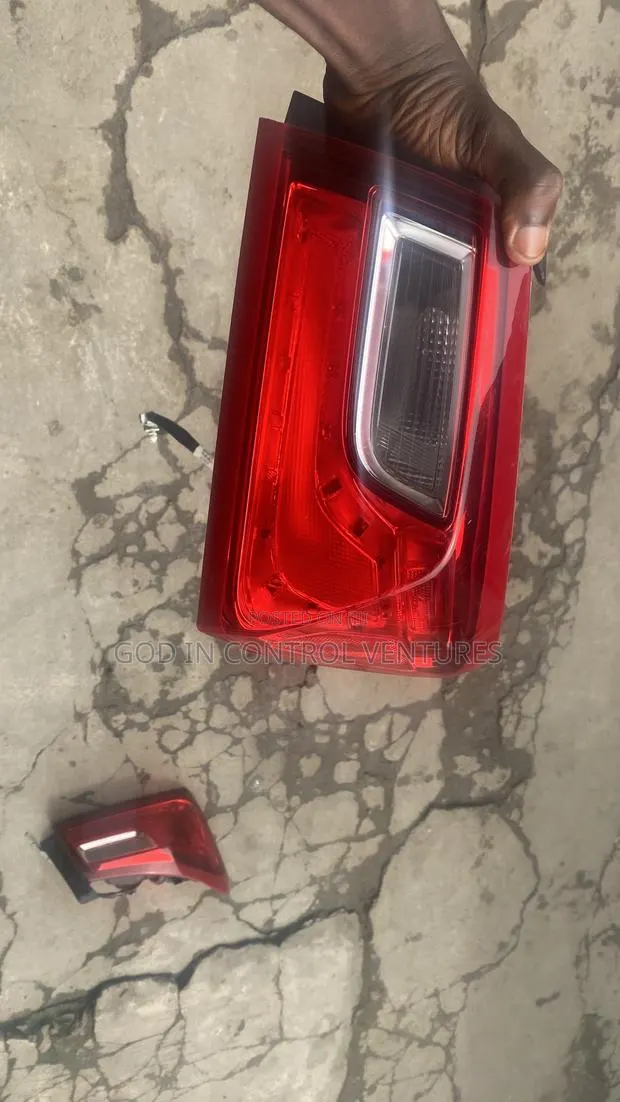 Chevrolet Malibu 2016 Tail Light · Photo 1