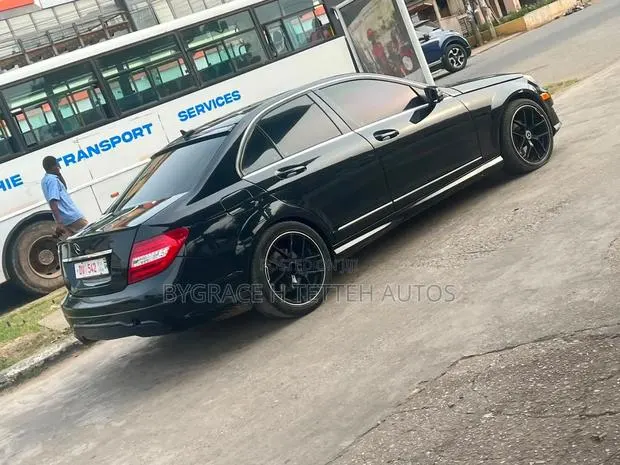 Mercedes-Benz C250 2013 Black · Photo 1