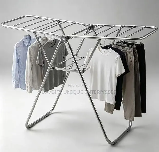 Strong Clothes Rack · Photo 1